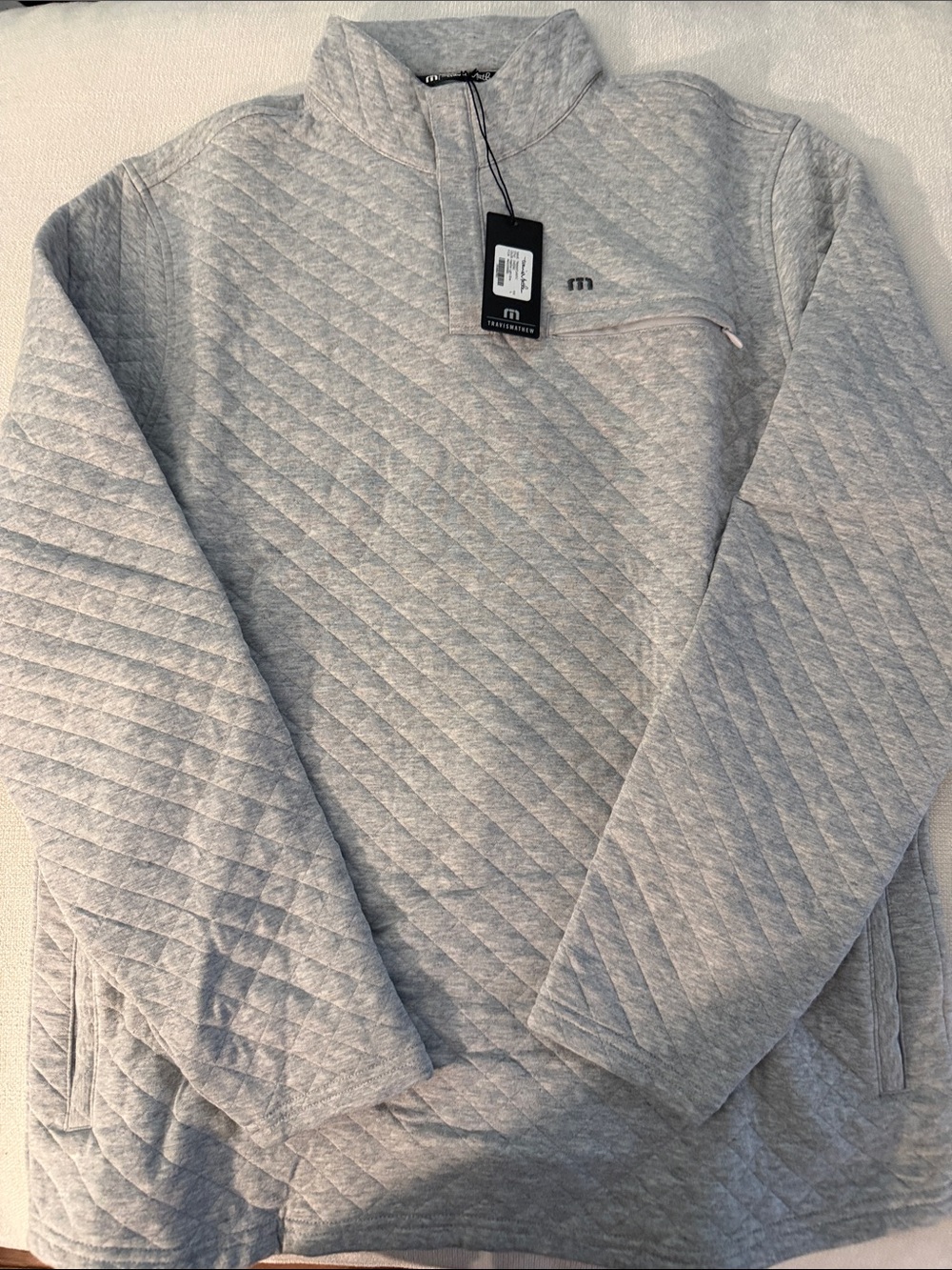 NWT Travis Mathew Light Gray Quilted Pullover with Chest Zip
